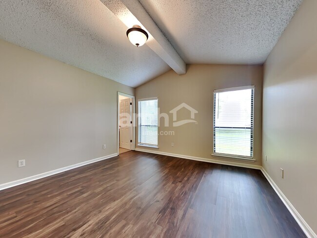 Building Photo - 945 Cherry Point Way