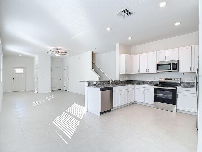 Building Photo - 6170 Shiner St