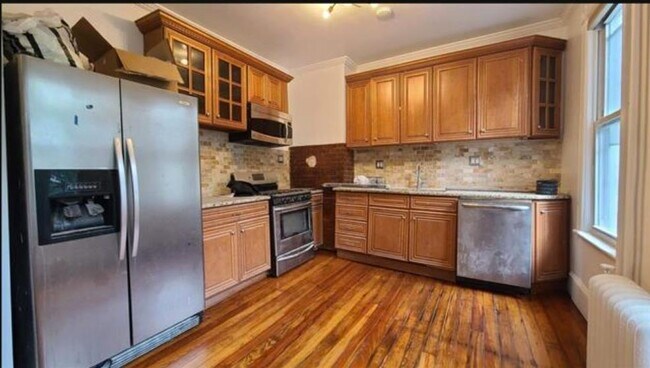 Building Photo - 476 Gregory Ave