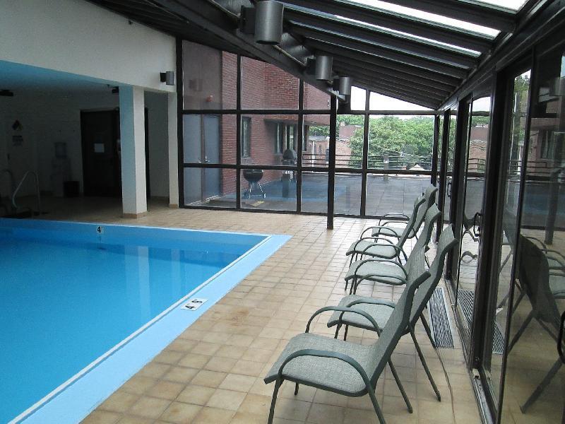 Building Photo - 158 Kelton St