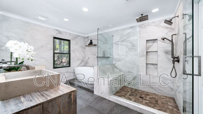Building Photo - 870 Mitsy Ridge Dr