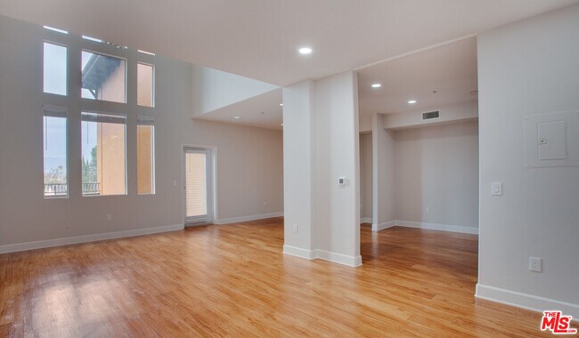 Building Photo - 340 Hauser Blvd