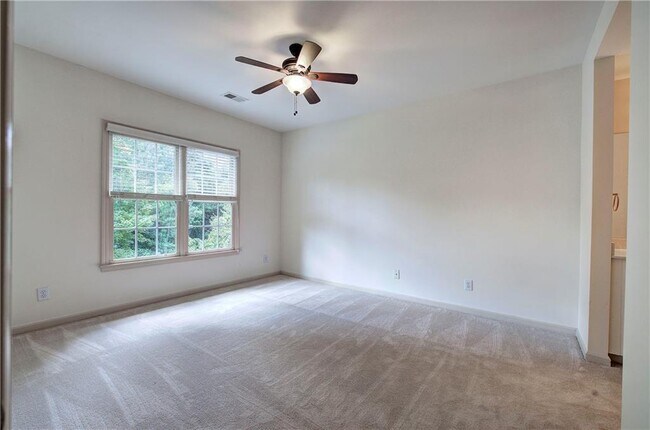 Building Photo - 2320 Starr Lake Dr NW