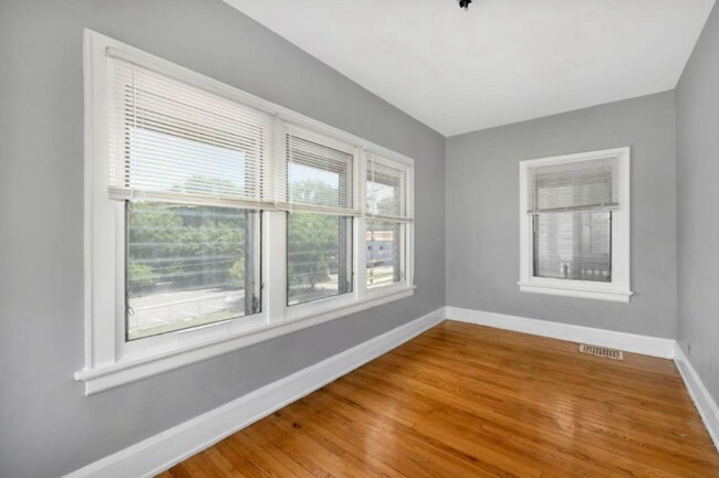 Building Photo - 3421 Glenway Ave