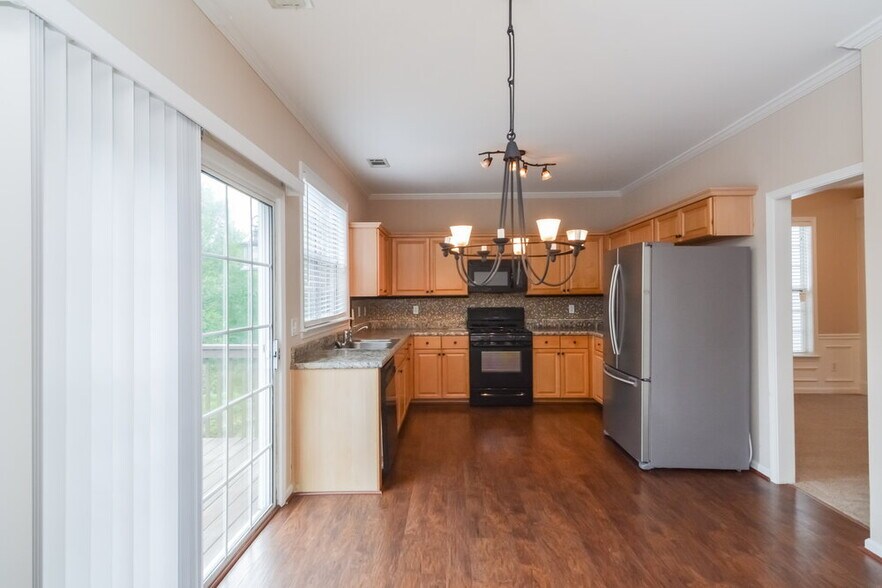 Building Photo - 6300 Whirlaway Dr
