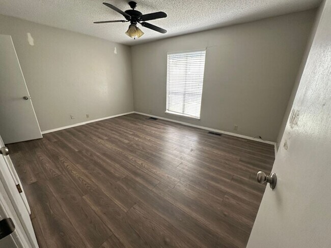 Building Photo - Duplex - Putnam City North Schools