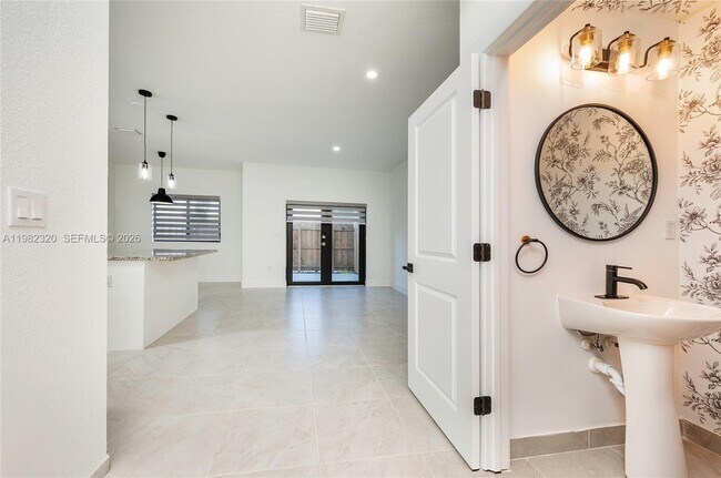 Building Photo - 13353 SW 250th Terrace