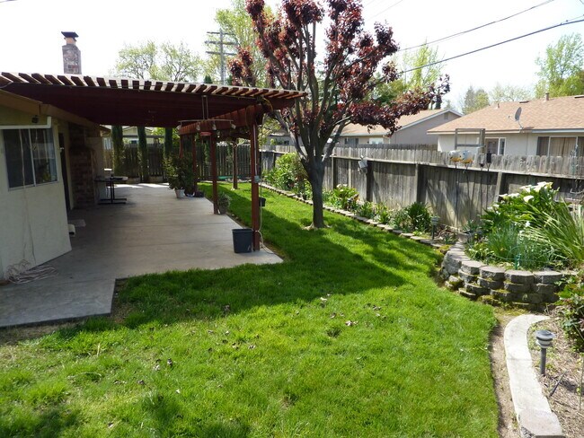 Building Photo - Don’t Miss This 3-Bedroom Home with RV Parking