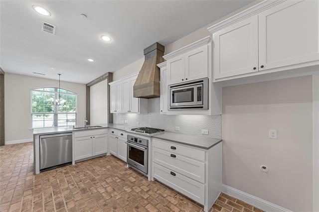 Building Photo - 7000 Kickapoo Dr