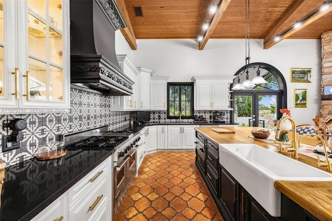 Building Photo - 9815 SW 114th St