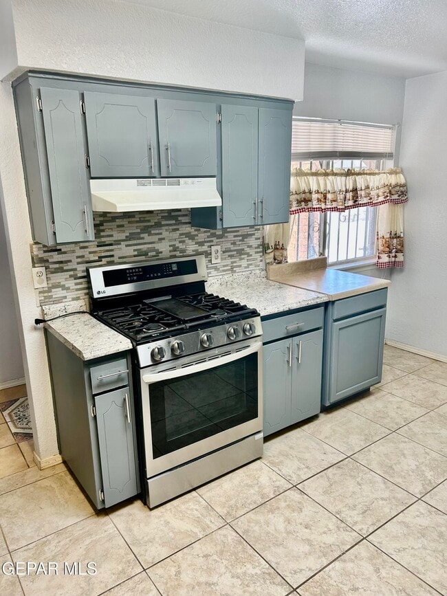 Building Photo - 11117 Shiner Ave