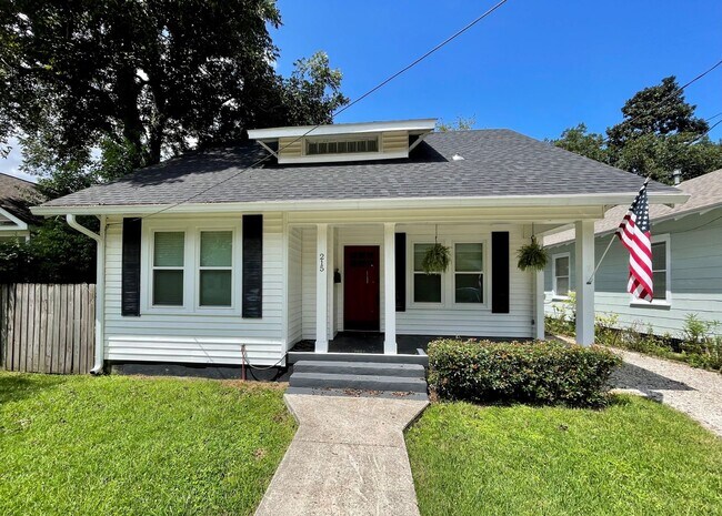 Primary Photo - MIDTOWN COTTAGE