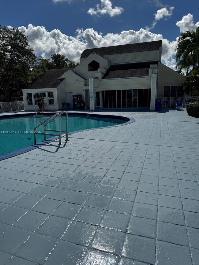 Building Photo - 3405 NW 44th St