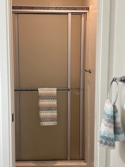 new modern baths - 8257 W Santa Cruz Blvd