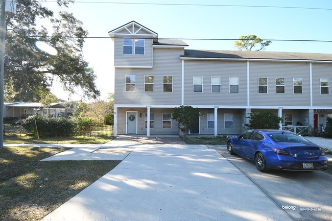 Building Photo - 87229 Lents Rd