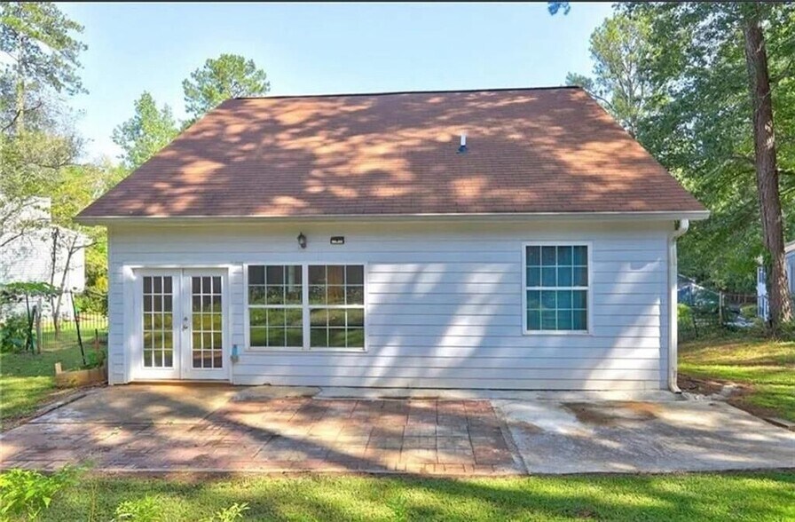 Building Photo - 4831 Oak Path