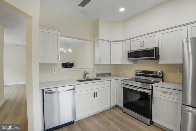 Building Photo - 4000 Estevez Ct