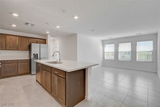 Building Photo - 4924 Chidlaw Ave