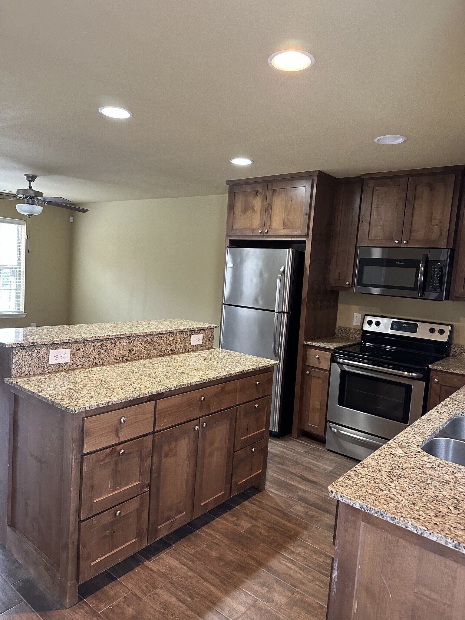 Building Photo - 2813 W Cottonwillow Way