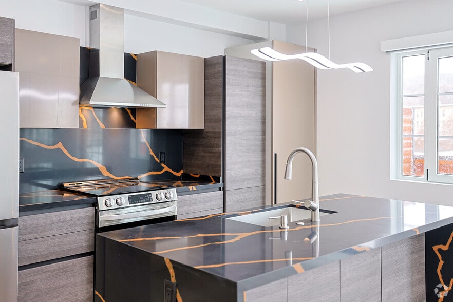 1BR, 1BA - 811SF - Kitchen Detail - Railroad Lofts