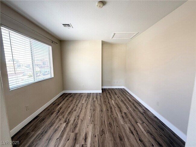 Building Photo - 2613 Pinerock St