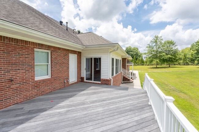 Building Photo - 785 Glenwood Dr