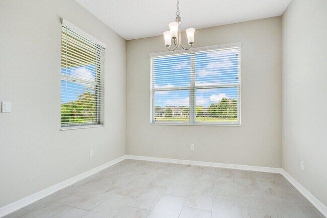 Building Photo - Spacious 4 Bed 3 Bath Home