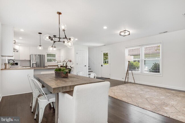 Building Photo - 6670 Cedar Cove Rd