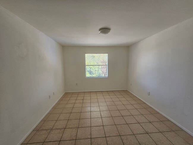 Building Photo - NICE!  2 BED / 2 BATH CONDO (ACROSS FROM C...