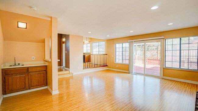 Building Photo - 7202 Ruby Ct