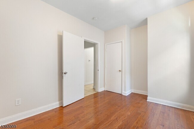 Building Photo - 66 N 15th St