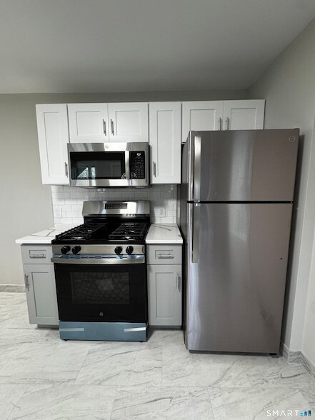 Building Photo - 45-51-51 Cowles St
