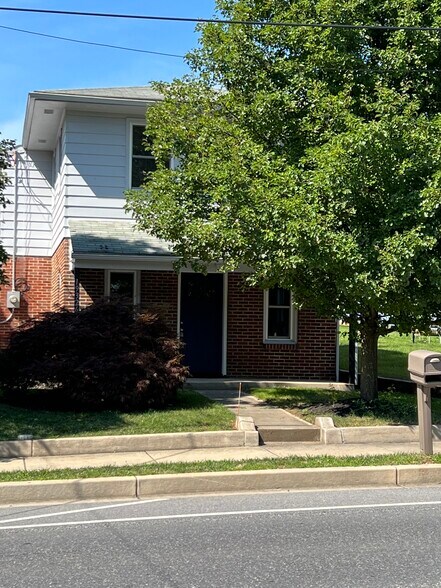 Building Photo - 19326 Longmeadow Rd