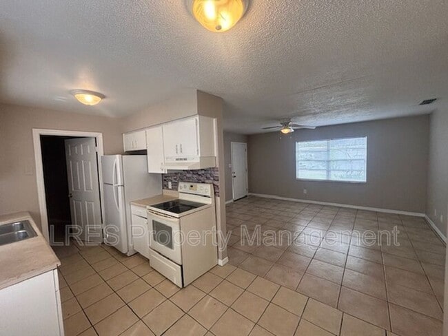 Building Photo - 2437 Chase Ave