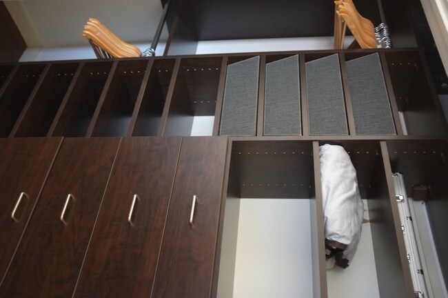 Building Photo - 257 S Spring St