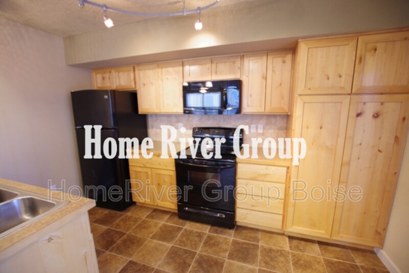 Primary Photo - 9129 W Brogan Dr