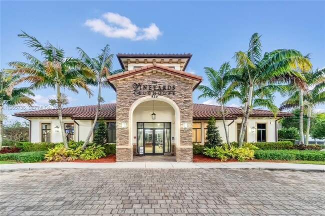 Building Photo - 3401 SE 5th St