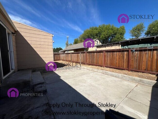 Building Photo - 1511 Jacobsen St