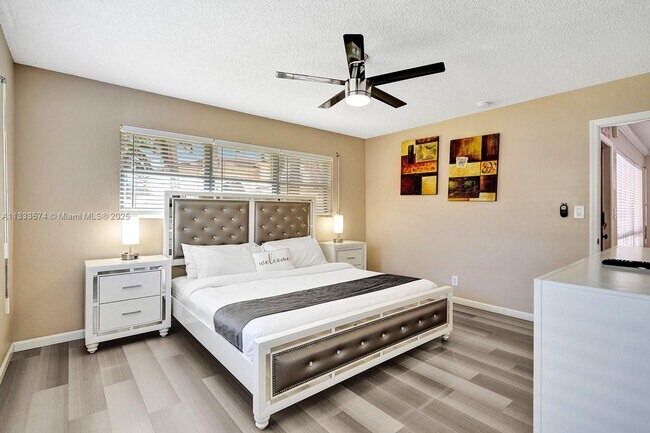 Building Photo - 947 Washington St