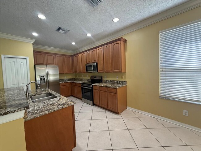 Building Photo - 19138 Meadow Pine Dr