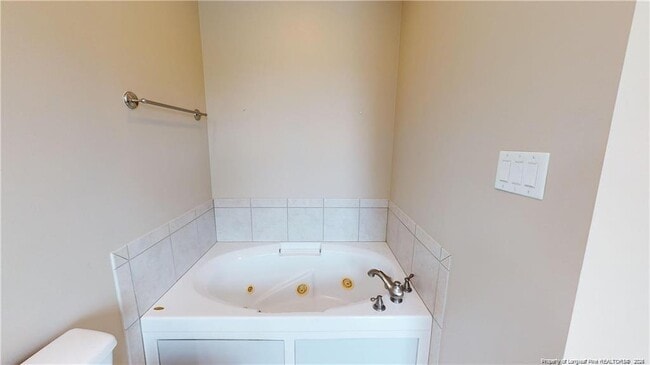 Building Photo - 1319 Braybrooke Pl