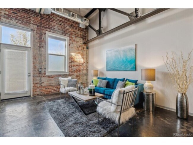 Building Photo - 1111 Osage St