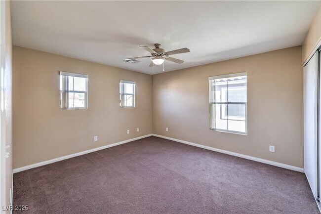 Building Photo - 121 Pettswood Dr