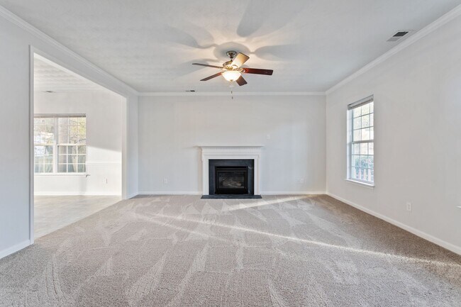 Building Photo - 60 Manilla Ln