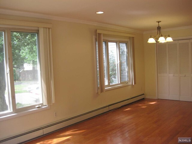 Building Photo - 184 Hillside Ave