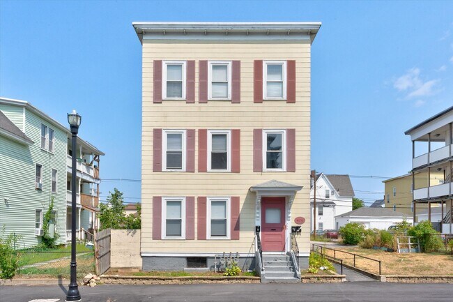 Building Photo - 475 Rimmon St
