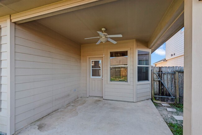 Building Photo - 8734 Auburn Mane Dr