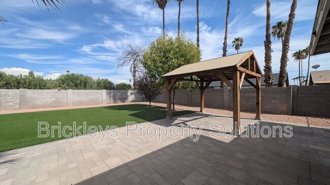 Building Photo - 2029 S Nina Cir