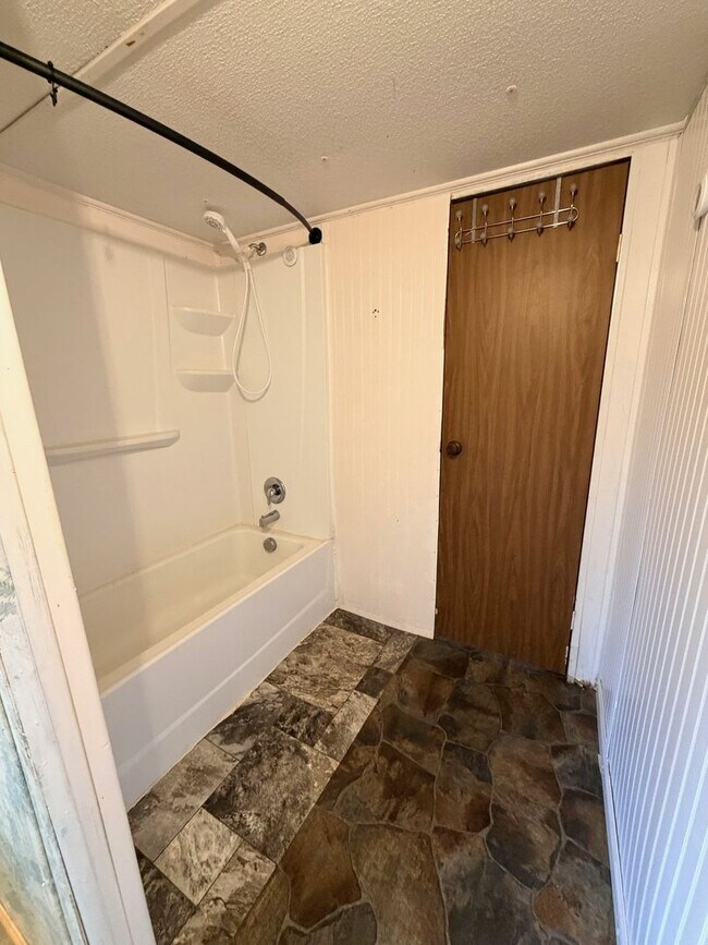 Building Photo - 113 Bream Ave