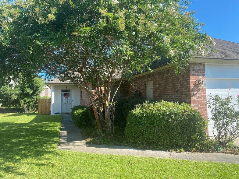 Primary Photo - 3450 Northlake Ave